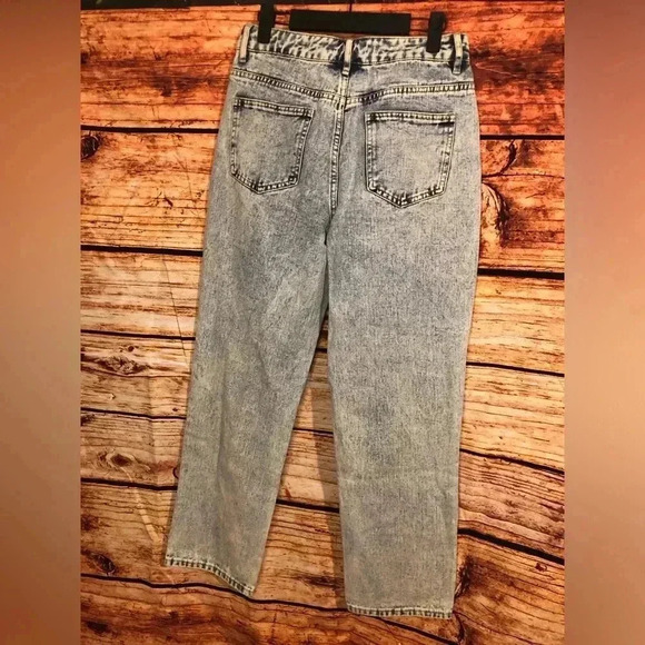 Venus Stone Washed Jeans - Picture 12 of 16